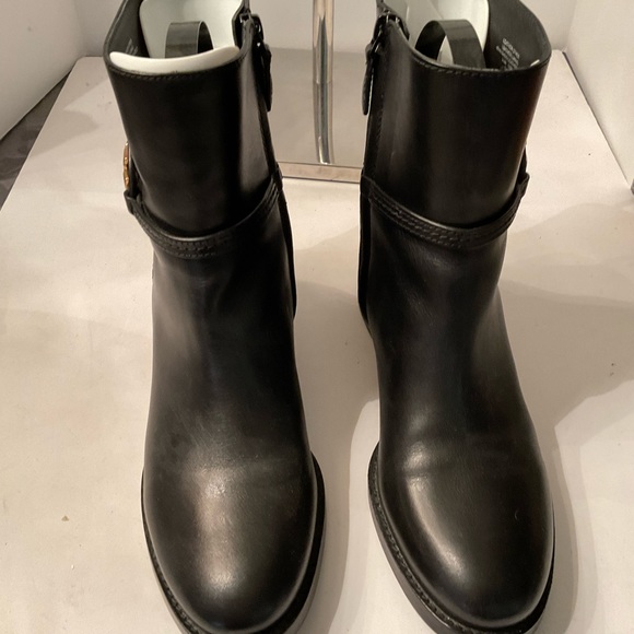 Tory Burch black over the ankle boots - Picture 2 of 6